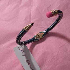 Betty Johnson Bangle